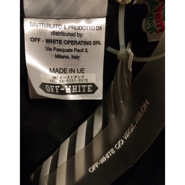 OFF-WHITE(オフホワイト)のoffwhite バイアスストライプ cap 黒 ラバータグ付き オフホワイト メンズの帽子(キャップ)の商品写真