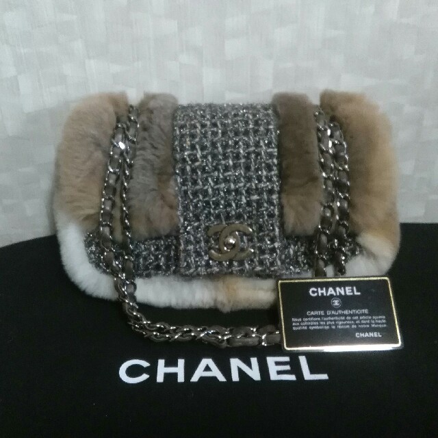 CHANEL(シャネル)のプルメリア様ご専用です☆正規品　CHANEL　チェーンツィードファーバッグ美品☆ レディースのバッグ(ハンドバッグ)の商品写真