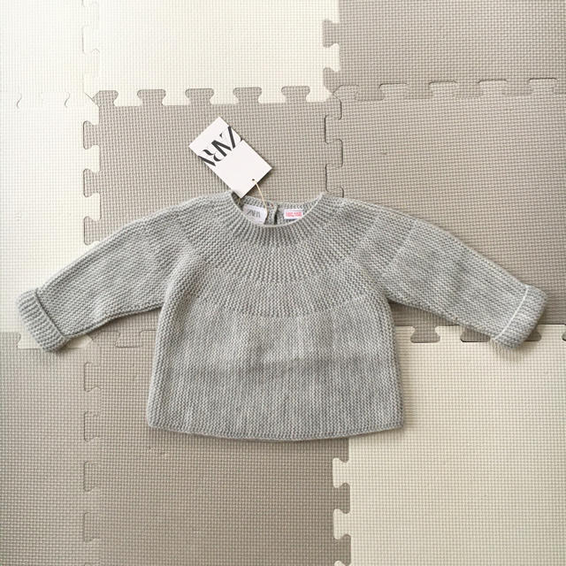 ZARA KIDS(ザラキッズ)のZARA ザラ ベビー キッズ ケーブルニット セーター グレー74 size キッズ/ベビー/マタニティのベビー服(~85cm)(ニット/セーター)の商品写真