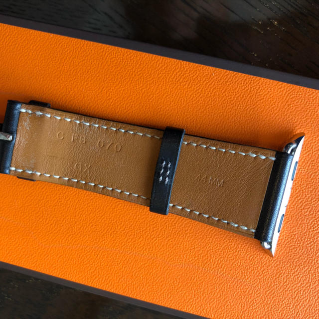 Hermes(エルメス)のApple Watch Hermes 44mmケース用バックルレザーストラップ メンズの時計(レザーベルト)の商品写真