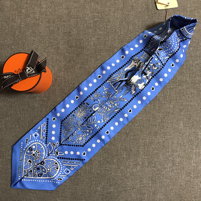 レディース新品 HERMES エルメス 人気柄 バンダナツイリー 空と海の間