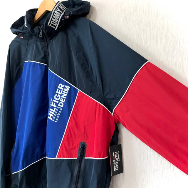 TOMMY HILFIGER(トミーヒルフィガー)の襟ロゴ☆ トミー ヒルフィガー セーリングジャケット ナイロンジャケット XXL メンズのジャケット/アウター(ナイロンジャケット)の商品写真