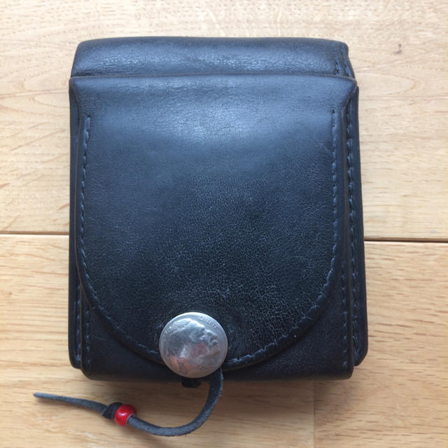 ゴローズ 二つ折り財布 黒 【ご予約品】 www.gold-and-wood.com