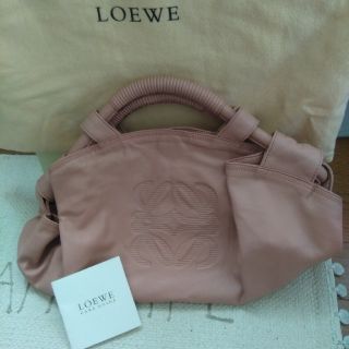 ロエベ(LOEWE)のLOEWE　ロエベ　ナッパアイレ　ピンクベージュ(ハンドバッグ)