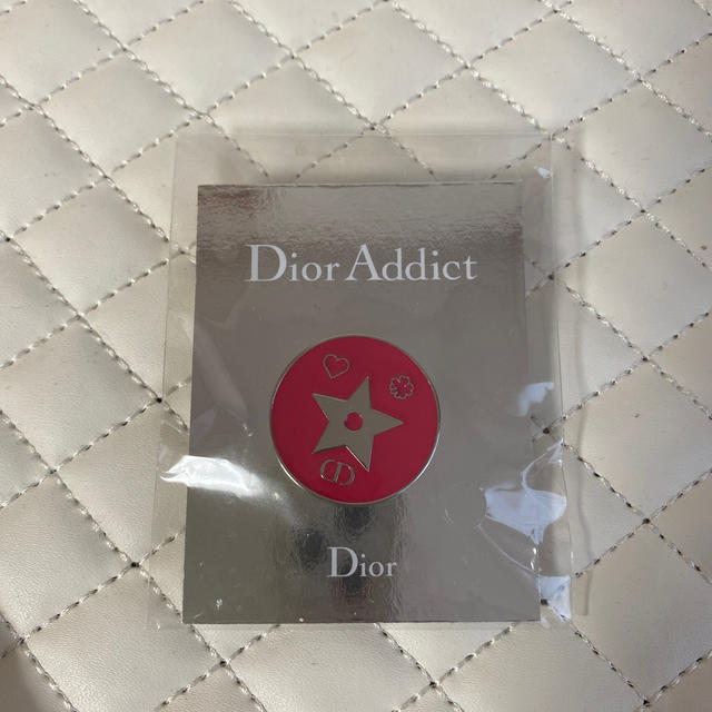 Dior(ディオール)のDior ピンバッジ ピンズ キーホルダー レディースのファッション小物(その他)の商品写真