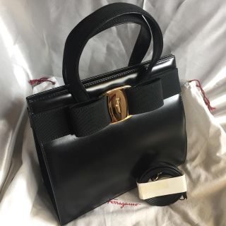 サルヴァトーレフェラガモ(Salvatore Ferragamo)のフェラガモ ＊  ヴァラ ハンドバッグ  (ハンドバッグ)