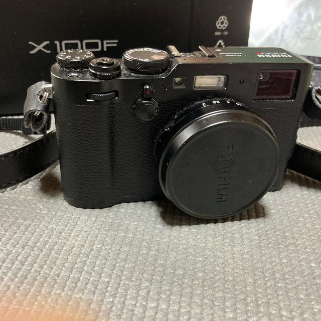 富士フイルム(フジフイルム)のFUJIFILM X100F スマホ/家電/カメラのカメラ(コンパクトデジタルカメラ)の商品写真