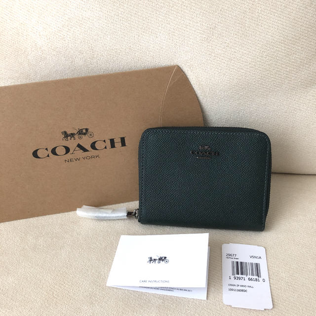 COACH(コーチ)のタグ付き新品★COACH 2020年春夏新作 ラウンドファスナー二つ折り財布 レディースのファッション小物(財布)の商品写真