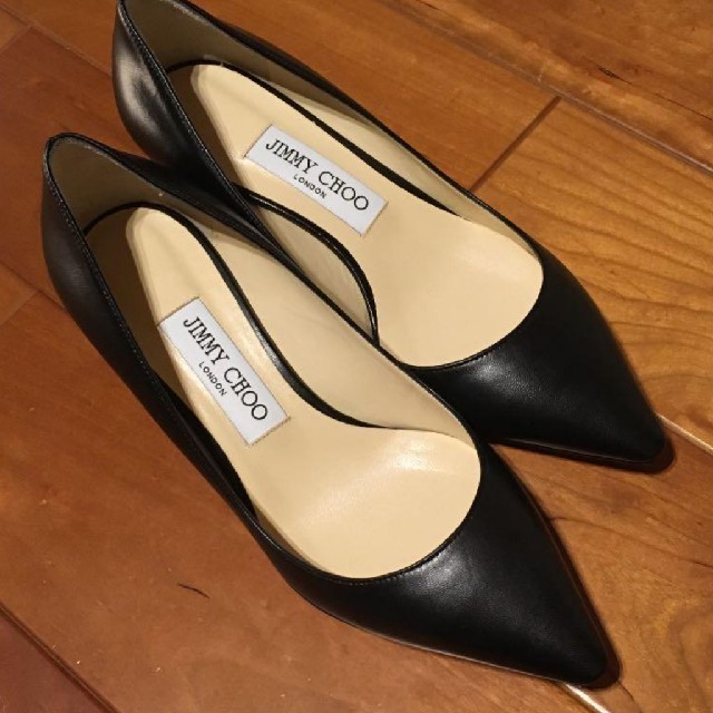 JIMMY CHOO(ジミーチュウ)の専用  ジミーチュウ36 パンプス✨美品🎶23センチ レディースの靴/シューズ(ハイヒール/パンプス)の商品写真