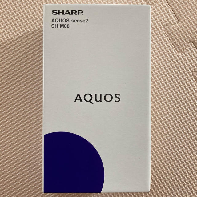 SHARP(シャープ)のSHARP AQUOS sense2 SH-M08 本体 ホワイト　新品未使用 スマホ/家電/カメラのスマートフォン/携帯電話(スマートフォン本体)の商品写真