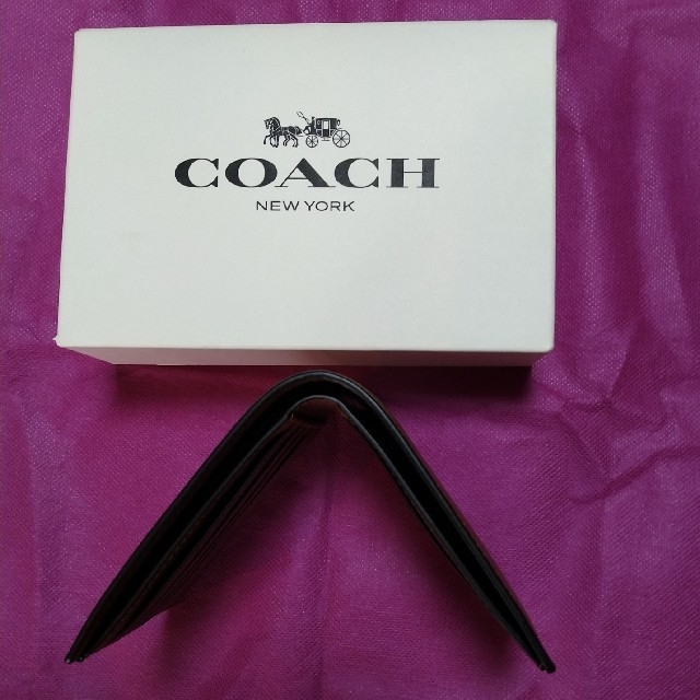 COACH(コーチ)のコーチの二つ折り財布　メンズ　箱＆紙袋付 メンズのファッション小物(折り財布)の商品写真