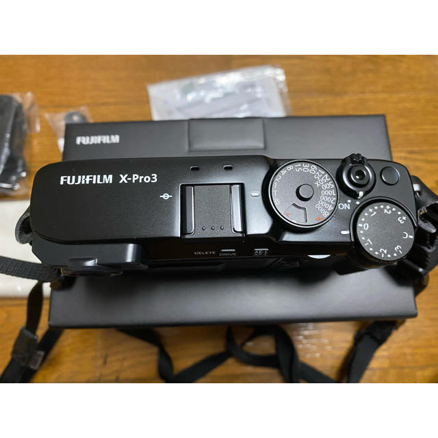 富士フイルム(フジフイルム)のxpro3 ボッティ美品 スマホ/家電/カメラのカメラ(ミラーレス一眼)の商品写真