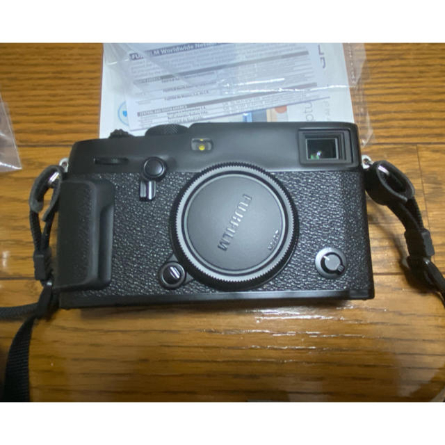 富士フイルム(フジフイルム)のxpro3 ボッティ美品 スマホ/家電/カメラのカメラ(ミラーレス一眼)の商品写真