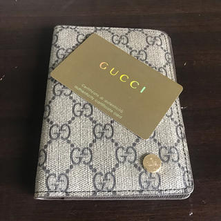 グッチ(Gucci)のパスポートケース　(パスケース/IDカードホルダー)