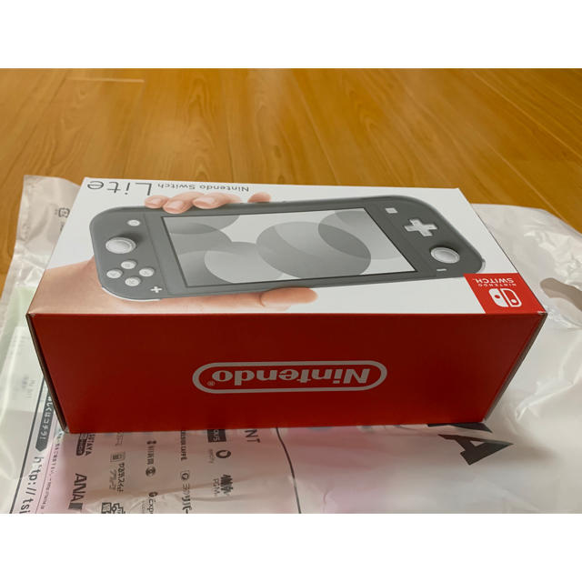 Nintendo Switch(ニンテンドースイッチ)のNintendo Switch Lite グレー1台 エンタメ/ホビーのゲームソフト/ゲーム機本体(家庭用ゲーム機本体)の商品写真