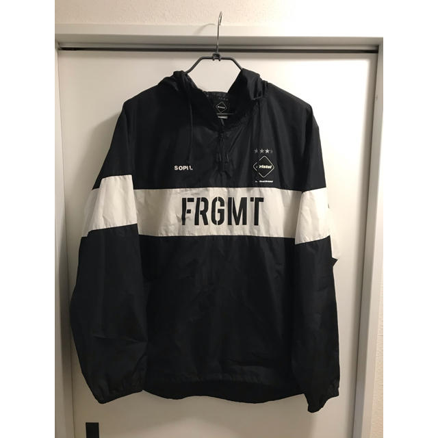 F.C.R.B.(エフシーアールビー)のFCRB fragment design Training Anorak XL メンズのジャケット/アウター(ナイロンジャケット)の商品写真