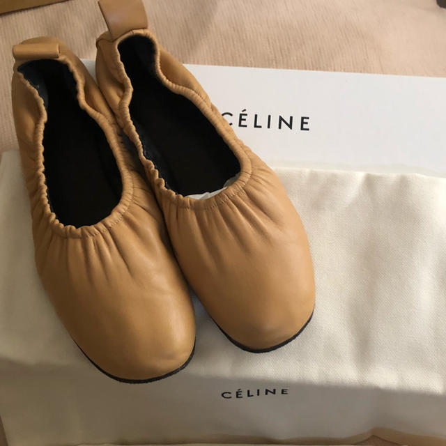 celine(セリーヌ)のスマイル2様専用　celine  セリーヌ ソフト　バレリーナ　ベージュ　35 レディースの靴/シューズ(バレエシューズ)の商品写真