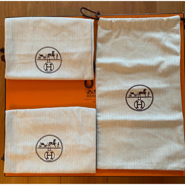 Hermes(エルメス)の新品未使用　エルメス　保存袋　3枚 レディースのバッグ(ショップ袋)の商品写真