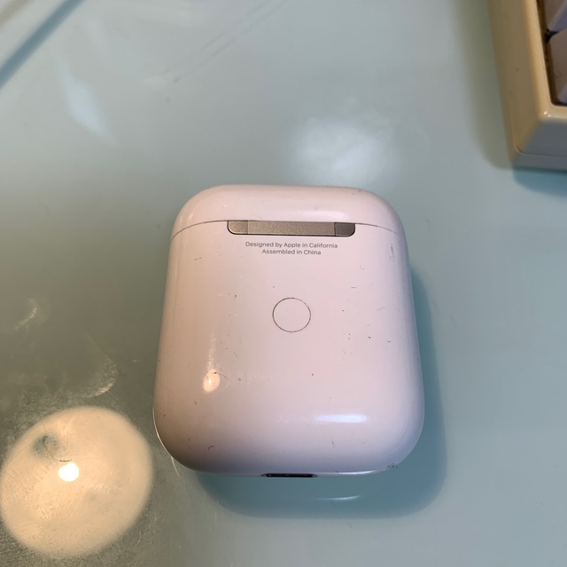 Apple(アップル)のApple AirPods ワイヤレス充電器のみ② スマホ/家電/カメラのオーディオ機器(ヘッドフォン/イヤフォン)の商品写真