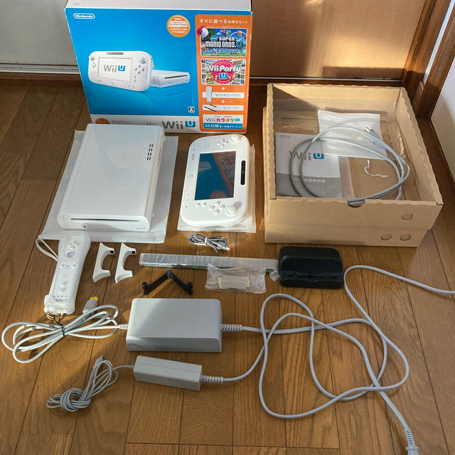 Wii U(ウィーユー)の★中古/WiiU ファミリープレミアムセット エンタメ/ホビーのゲームソフト/ゲーム機本体(家庭用ゲーム機本体)の商品写真