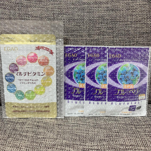 えがお(エガオ)の新品✨えがお ブルーベリー 3袋 マルチビタミン 1袋 食品/飲料/酒の健康食品(その他)の商品写真