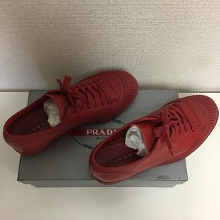 プラダ(PRADA)の【はっち様専用】プラダ　スニーカー　サイズ8.5(27.5cm)(スニーカー)