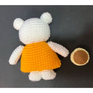 専用編みぐるみ人形　しろくまオレンジお洋服　ハンドメイド    (ぬいぐるみ)