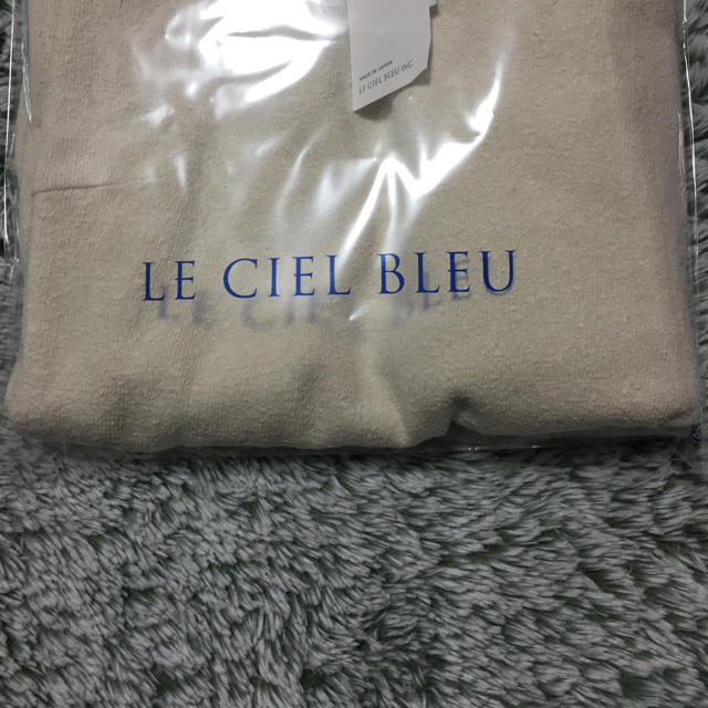 LE CIEL BLEU(ルシェルブルー)のルシェルブルー新品未使用ロングワンピース レディースのワンピース(ロングワンピース/マキシワンピース)の商品写真