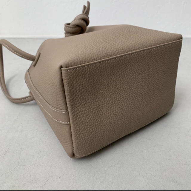 Ron Herman(ロンハーマン)のbasic bucket bag / トープ レディースのバッグ(ハンドバッグ)の商品写真