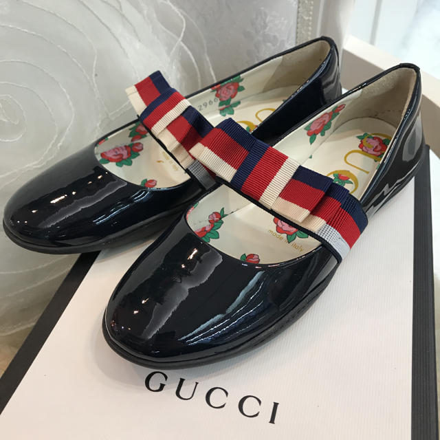 Gucci(グッチ)の☆未使用品☆GUCCI フラットシューズ　エナメル　シェリー　リボン レディースの靴/シューズ(バレエシューズ)の商品写真