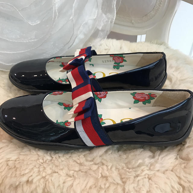 Gucci(グッチ)の☆未使用品☆GUCCI フラットシューズ　エナメル　シェリー　リボン レディースの靴/シューズ(バレエシューズ)の商品写真