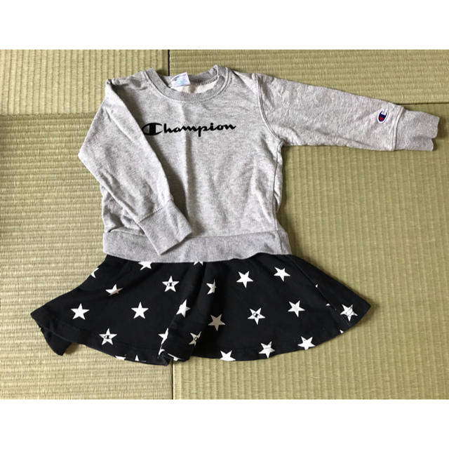 Champion(チャンピオン)のchampionキッズスウェットワンピース キッズ/ベビー/マタニティのキッズ服女の子用(90cm~)(ワンピース)の商品写真