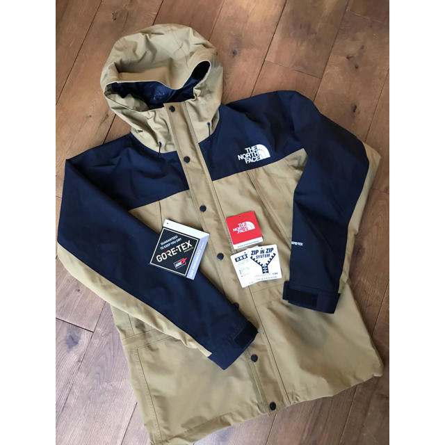 THE NORTH FACE(ザノースフェイス)のノースフェイス　マウンテンライトジャケット　ブリティッシュカーキ　M メンズのジャケット/アウター(マウンテンパーカー)の商品写真