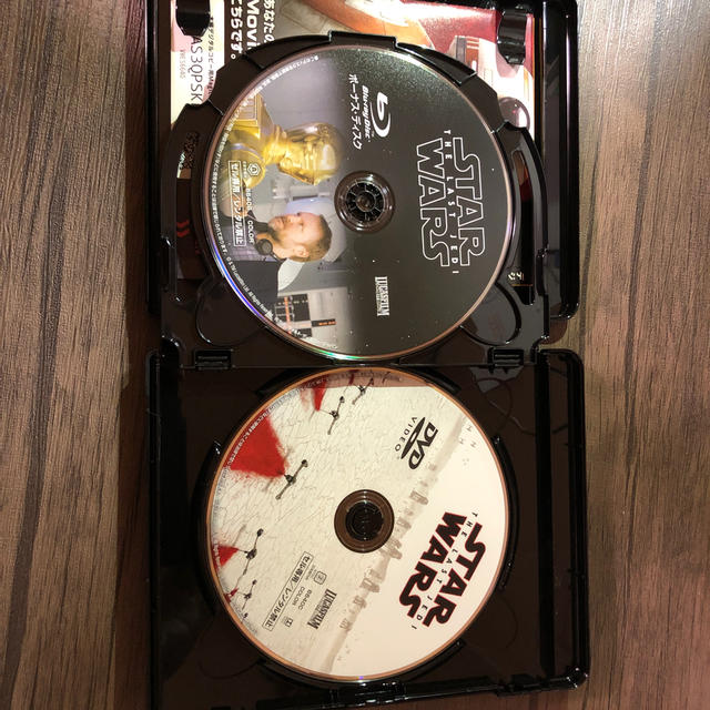 Disney(ディズニー)のスター・ウォーズ／最後のジェダイ　MovieNEX（初回版） Blu-ray エンタメ/ホビーのフィギュア(SF/ファンタジー/ホラー)の商品写真