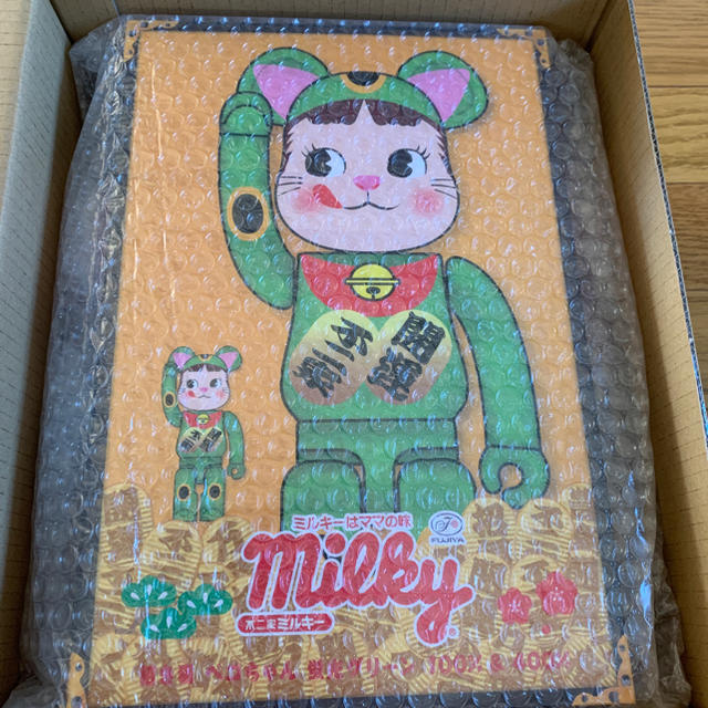 BE@RBRICK 招き猫 ペコちゃん 蛍光グリーン 100% & 400 ... BE@RBRICK 招き猫 ペコちゃん 蛍光グリーン 100% & 400%