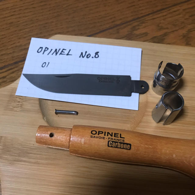 OPINEL(オピネル)の01 同等　オピネル Opinel No.8 カーボン 黒錆加工済み スポーツ/アウトドアのアウトドア(調理器具)の商品写真