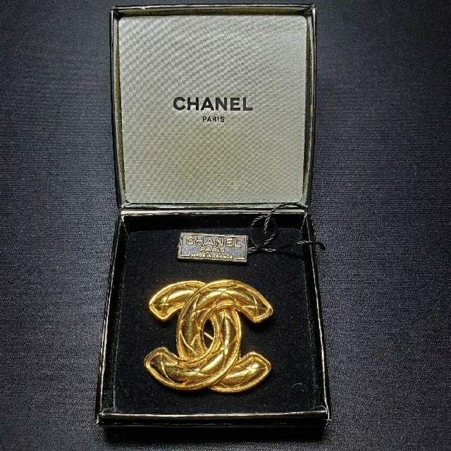 華麗 CHANEL 1153 ビンテージ ココマークブローチ CHANEL - ブローチ