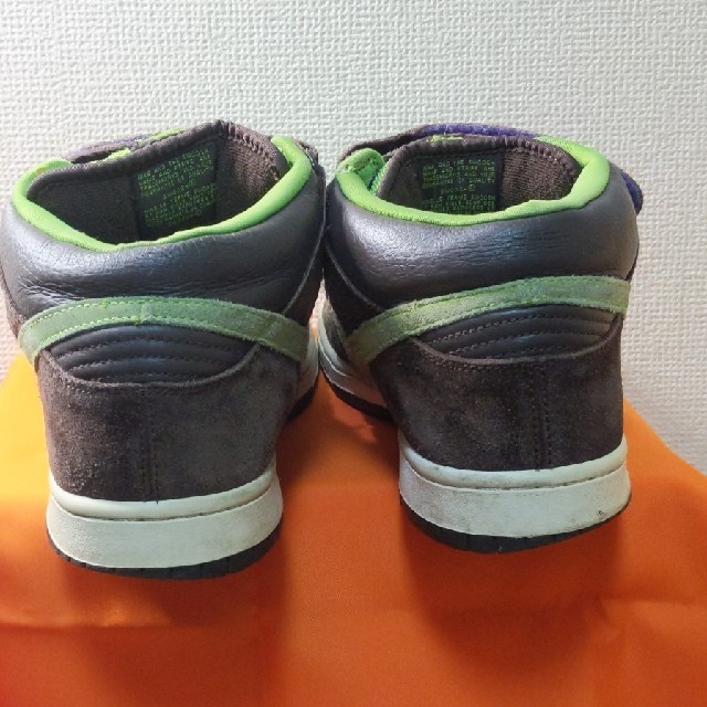 NIKE(ナイキ)のNIKE DUNK SB MID 28.5cm 練習用にどうぞ メンズの靴/シューズ(スニーカー)の商品写真