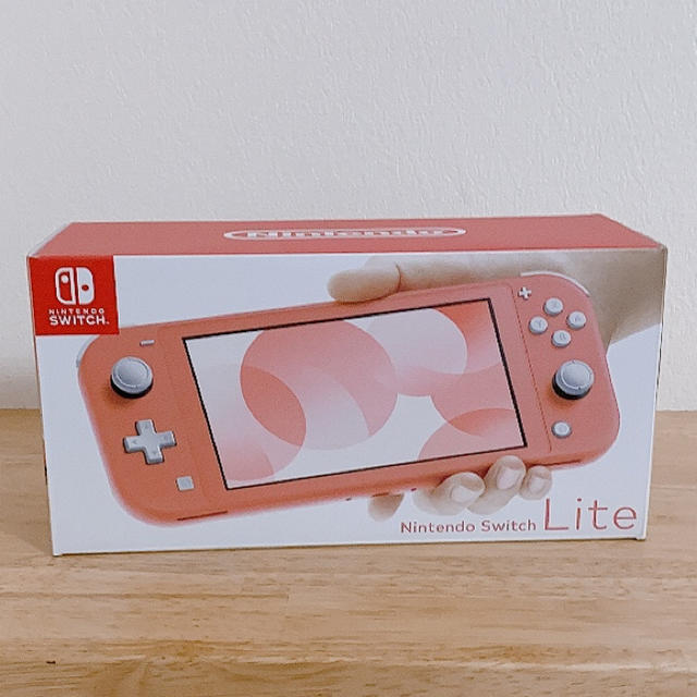 Nintendo Switch(ニンテンドースイッチ)の新品未開封  Nintendo Switch Lite  本体  コーラル  エンタメ/ホビーのゲームソフト/ゲーム機本体(携帯用ゲーム機本体)の商品写真