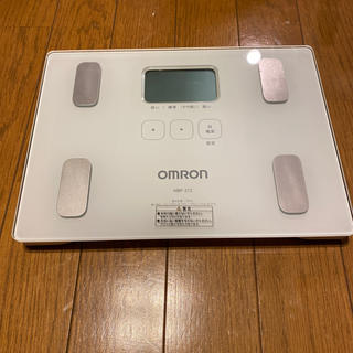 オムロン(OMRON)のオムロン 体重体組成計 HBF-212 カラダスキャン　体重計(体重計/体脂肪計)