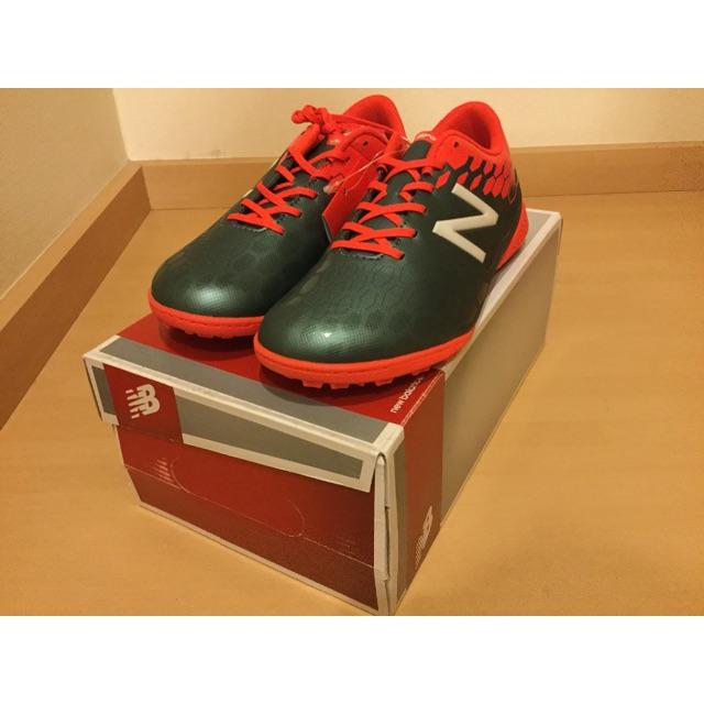 New Balance(ニューバランス)のNew Balance ジュニア　フットサルシューズ　23.5cm スポーツ/アウトドアのサッカー/フットサル(シューズ)の商品写真