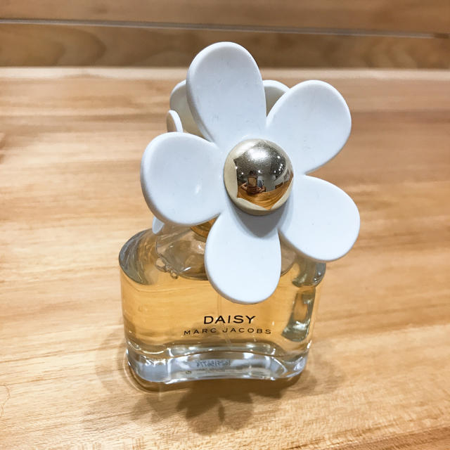 MARC BY MARC JACOBS(マークバイマークジェイコブス)のMARC JACOBS DAISY コスメ/美容の香水(香水(女性用))の商品写真