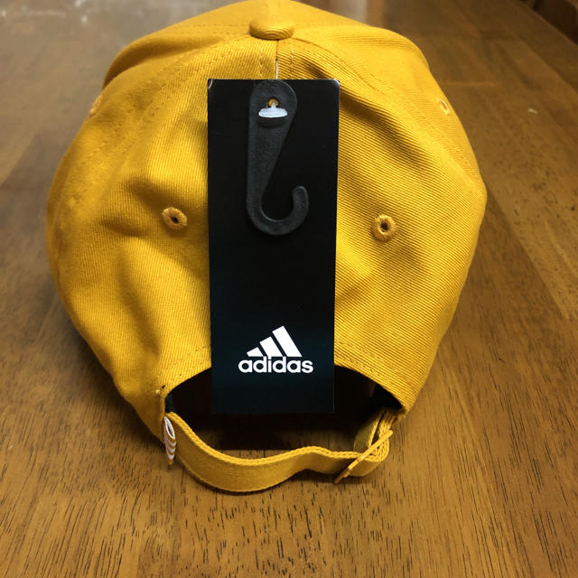 adidas(アディダス)の激安価格‼️人気 イエローサミットGOLD色adidas アディダスキャップ‼️ メンズの帽子(キャップ)の商品写真