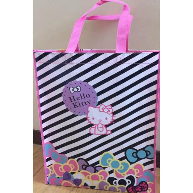サンリオ(サンリオ)の新品♡キティちゃん リボン柄 ビッグトートバッグ エコバッグ レディースのバッグ(トートバッグ)の商品写真