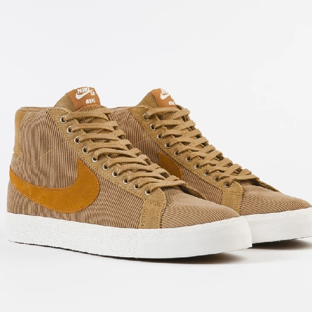 NIKE(ナイキ)のNike SB Orange Label Blazer Mid Oski メンズの靴/シューズ(スニーカー)の商品写真