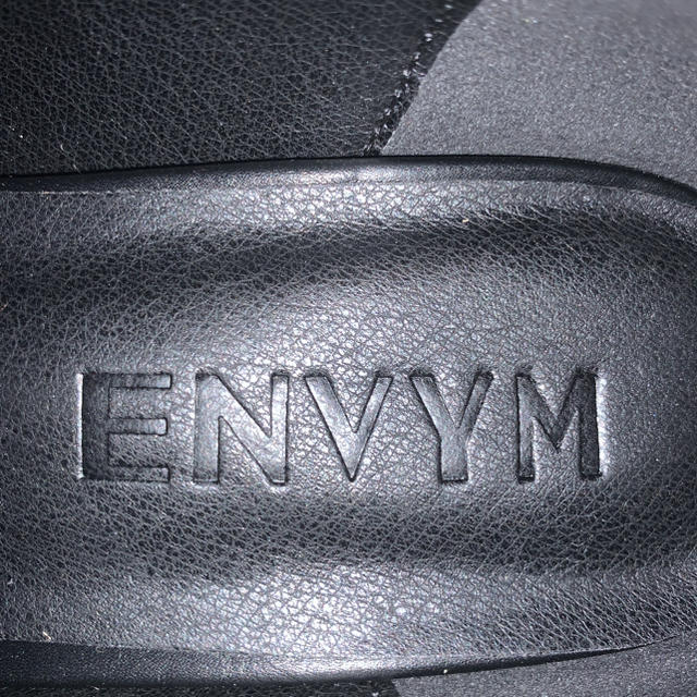 ENVYM(アンビー)の大人気 ENVYM 新品未使用 パンプス ヒール  レディースの靴/シューズ(ハイヒール/パンプス)の商品写真