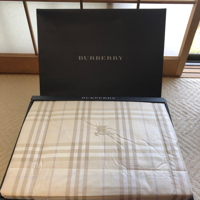 BURBERRY - 新品 バーバリー 羽毛肌掛け布団 正規品の通販 by minori｜バーバリーならラクマ