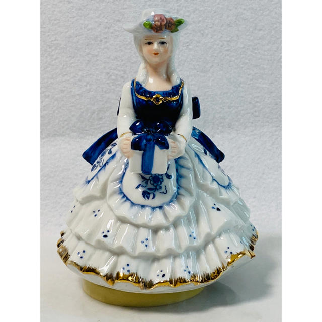 【 美品 】アンティーク・レトロ  陶器人形 プレゼントを持つ乙女  オルゴール インテリア/住まい/日用品のインテリア小物(オルゴール)の商品写真