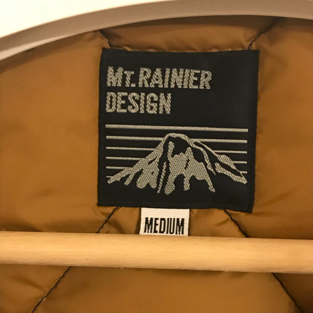 HOLLYWOOD RANCH MARKET(ハリウッドランチマーケット)の【としくん様】Mt RAINIER DESIGN DOWN VEST  メンズのジャケット/アウター(ダウンベスト)の商品写真