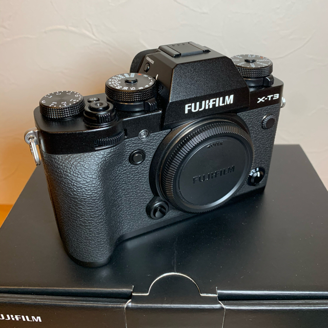 富士フイルム(フジフイルム)のX-T3 FUJIFILM 美品 スマホ/家電/カメラのカメラ(ミラーレス一眼)の商品写真